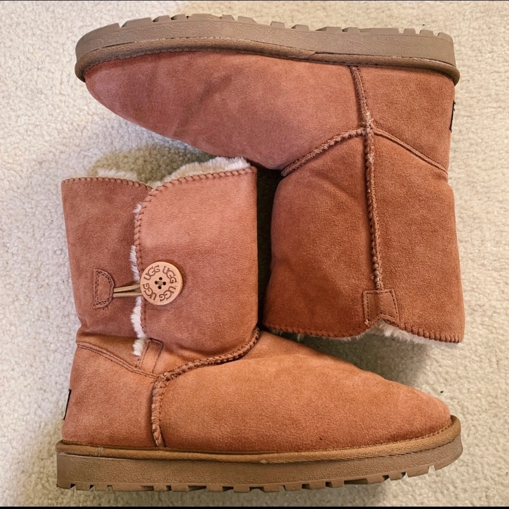 Chestnut button boots